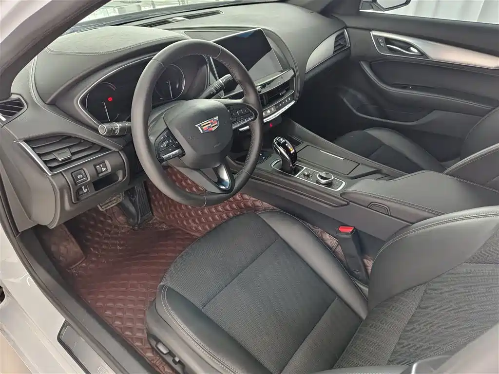 Cadillac CT5 — фото 6