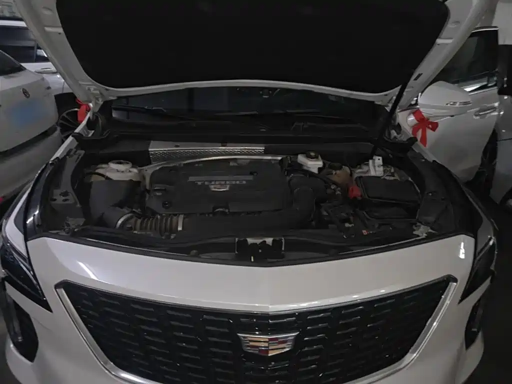 Cadillac XT4 — фото 20