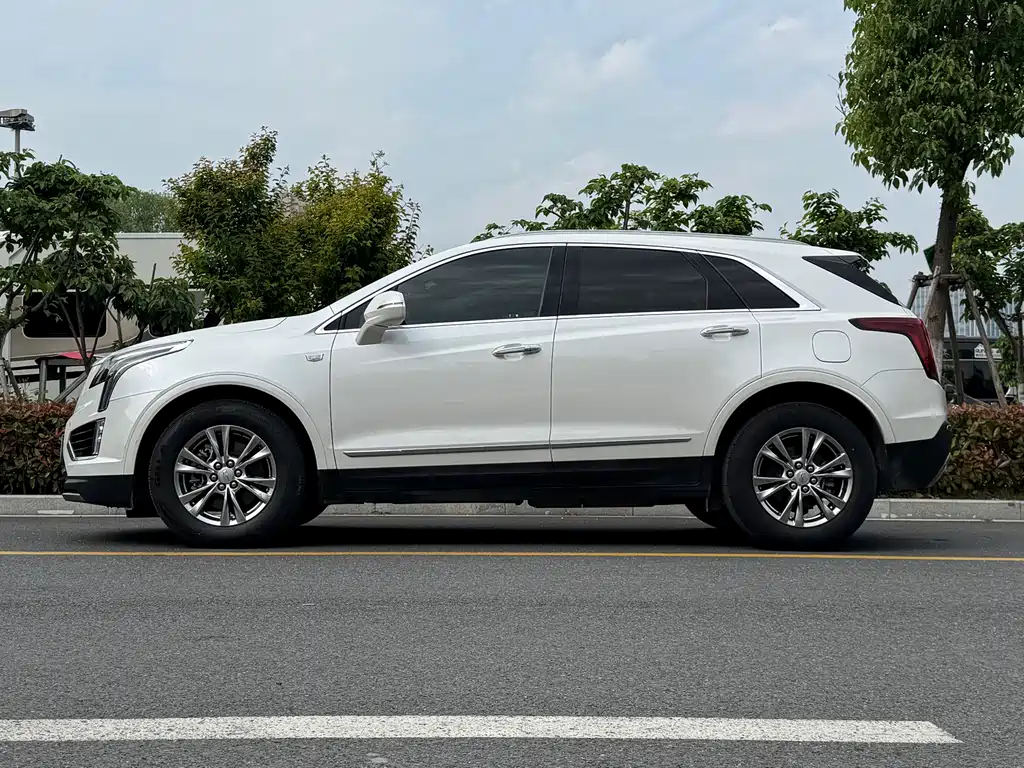 Cadillac XT5 — фото 7