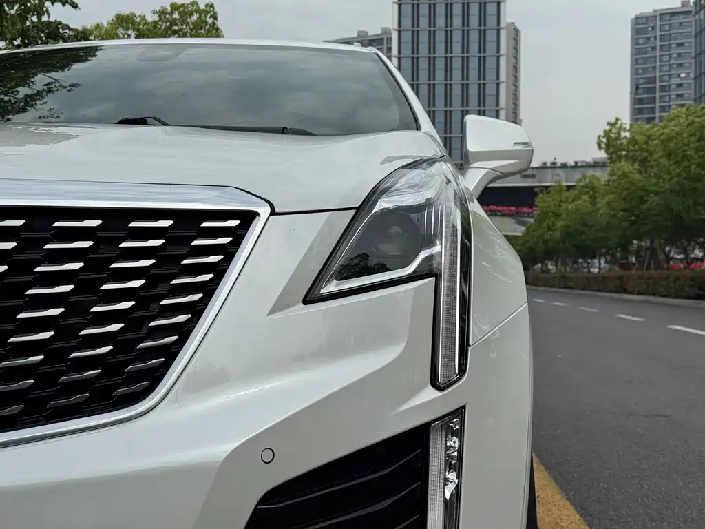 Cadillac XT5 — фото 10