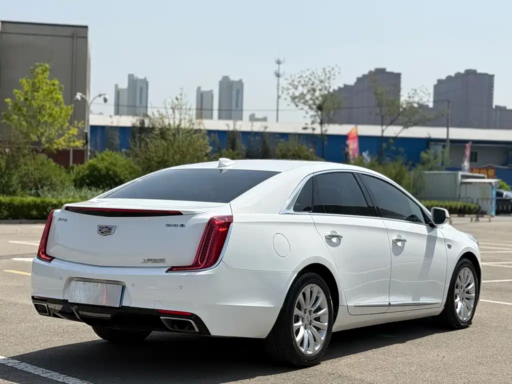 Cadillac XTS — фото 7
