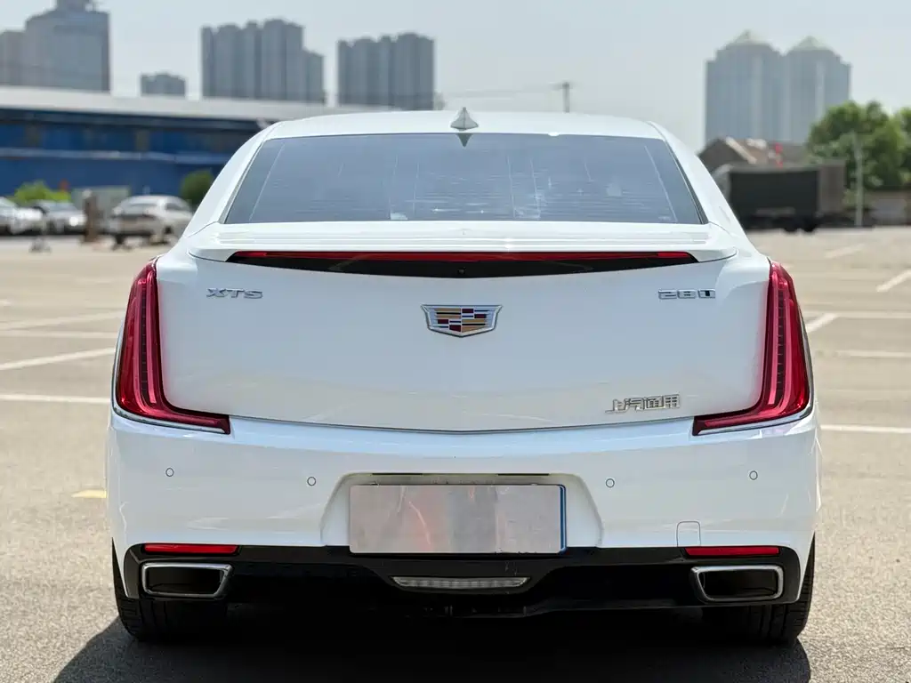 Cadillac XTS — фото 8