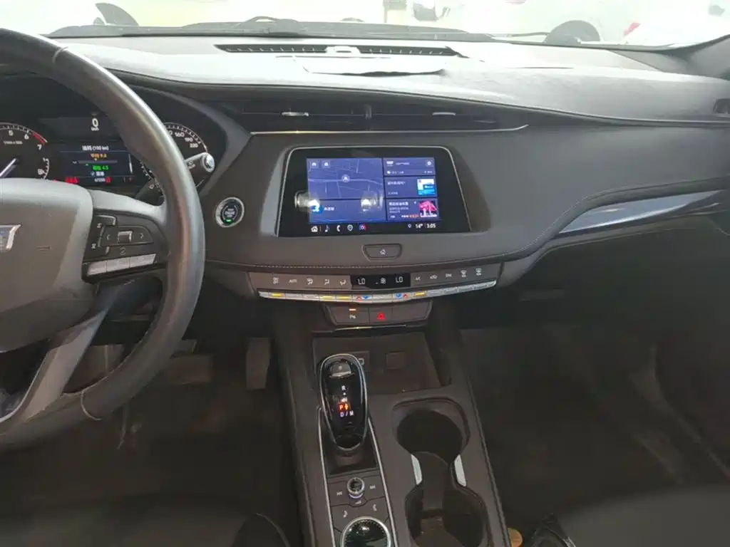 Cadillac XT4 — фото 13