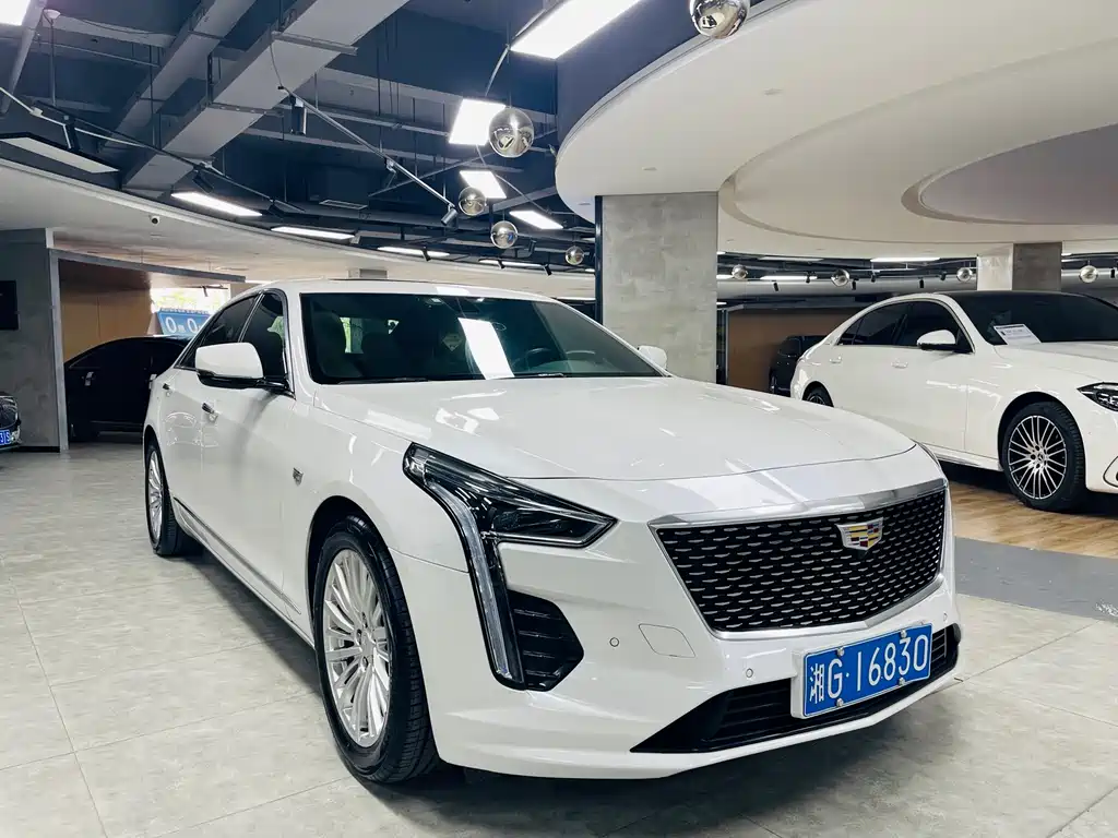 Cadillac CT6 — фото 2