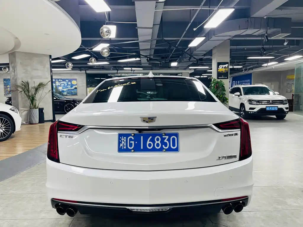 Cadillac CT6 — фото 6