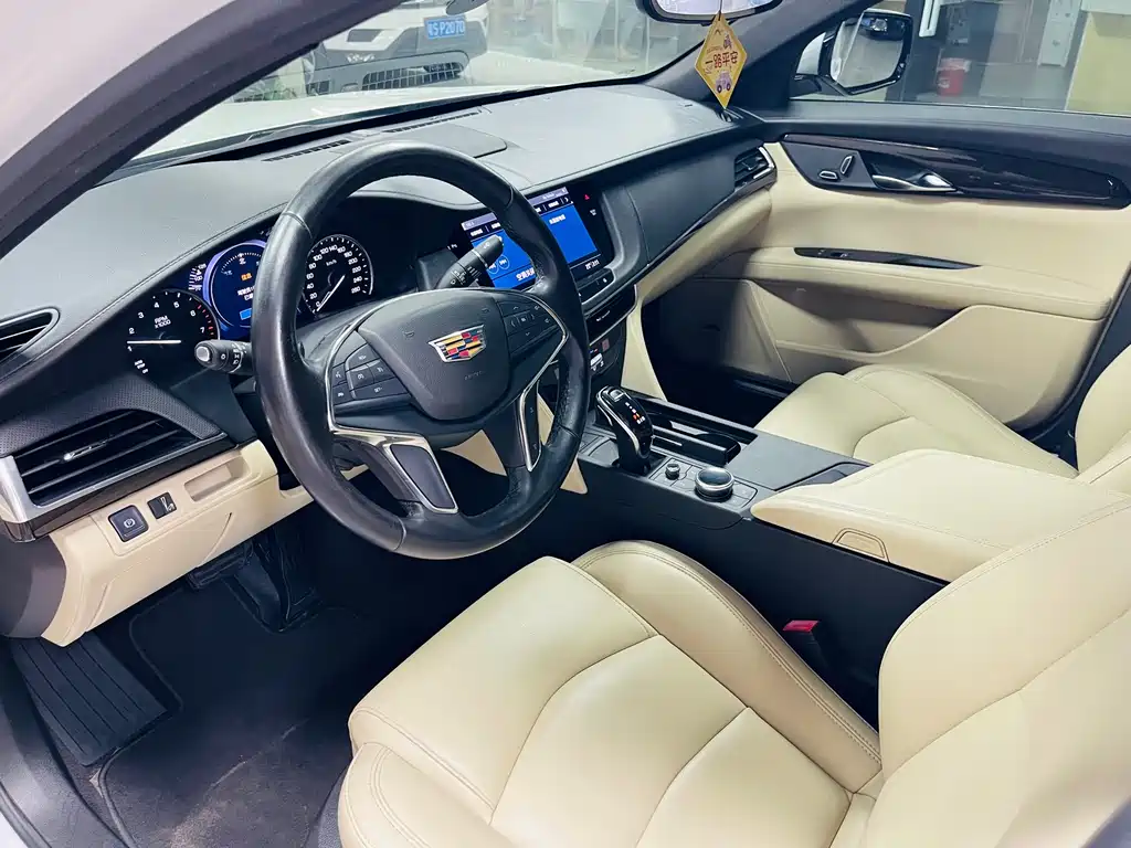 Cadillac CT6 — фото 8