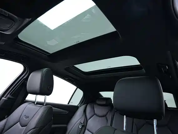 Cadillac CT5 — фото 13