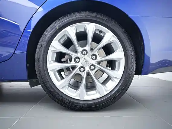 Cadillac CT5 — фото 18