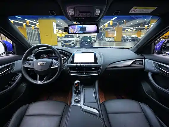 Cadillac CT5 — фото 8