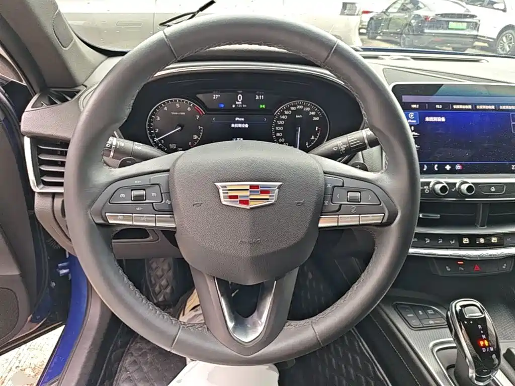 Cadillac CT5 — фото 11