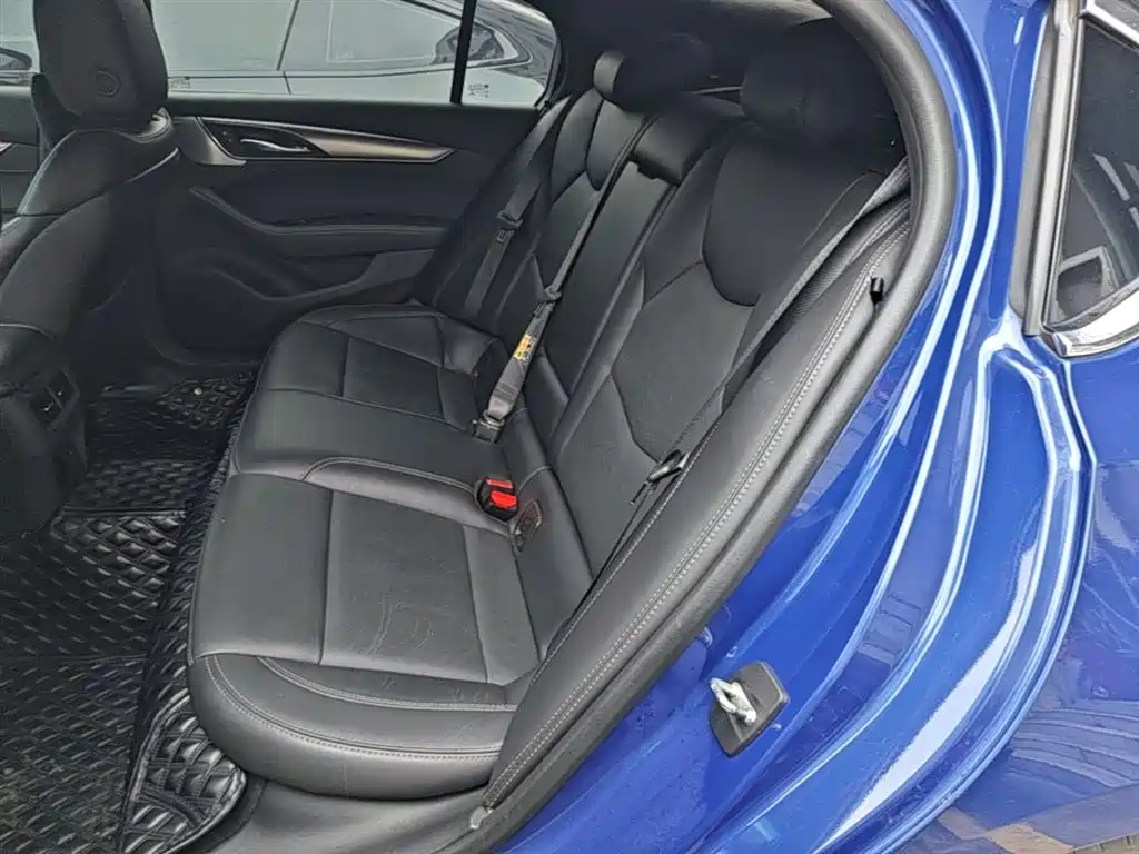 Cadillac CT5 — фото 17