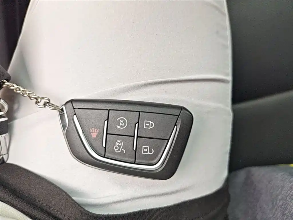 Cadillac CT5 — фото 9