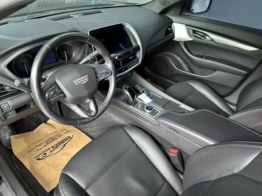 Cadillac CT5 — фото 11