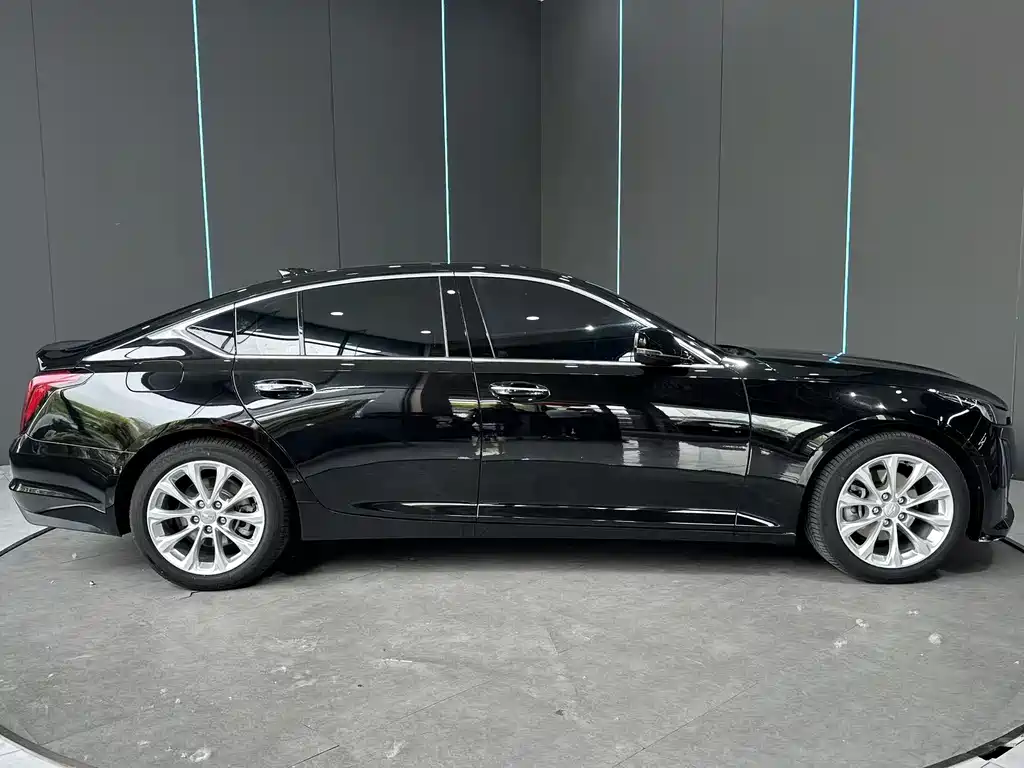 Cadillac CT5 — фото 5