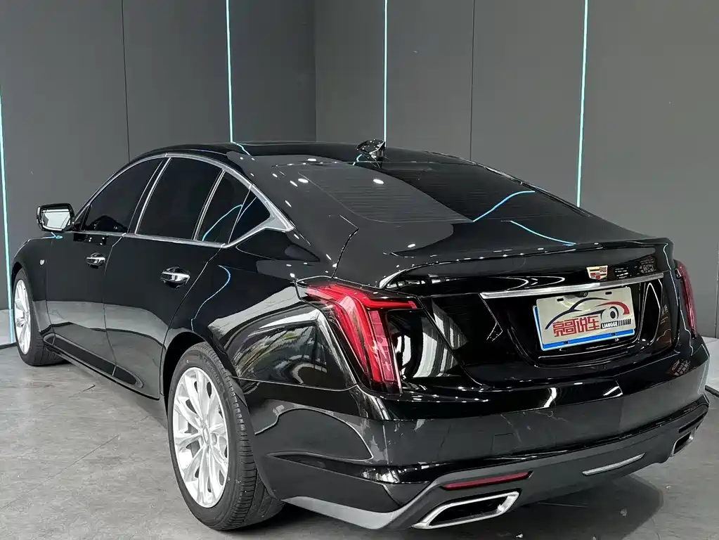 Cadillac CT5 — фото 8