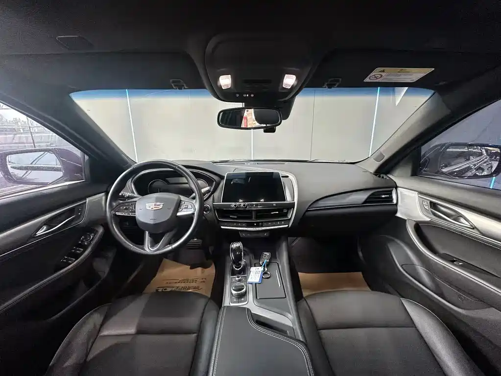 Cadillac CT5 — фото 10