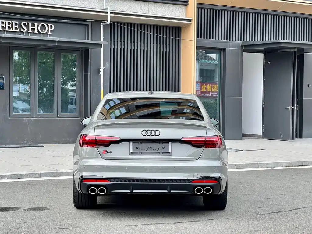 Audi S4 — фото 5