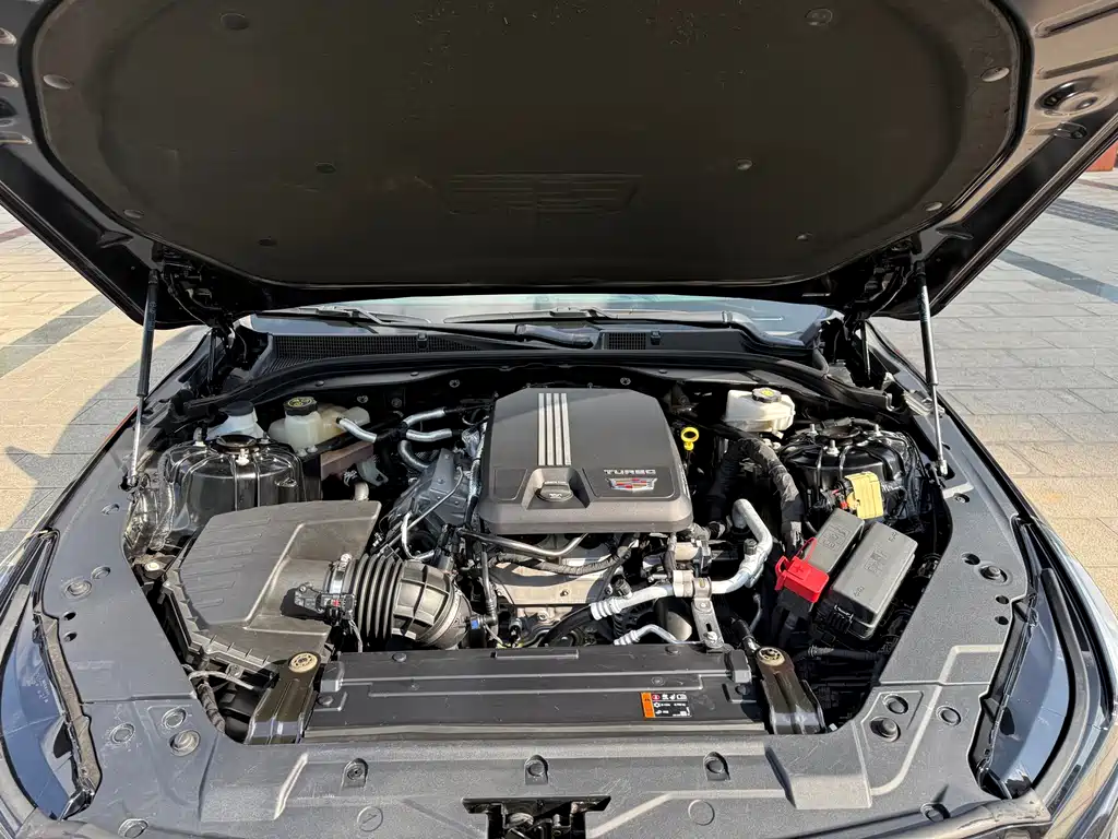 Cadillac CT5 — фото 11