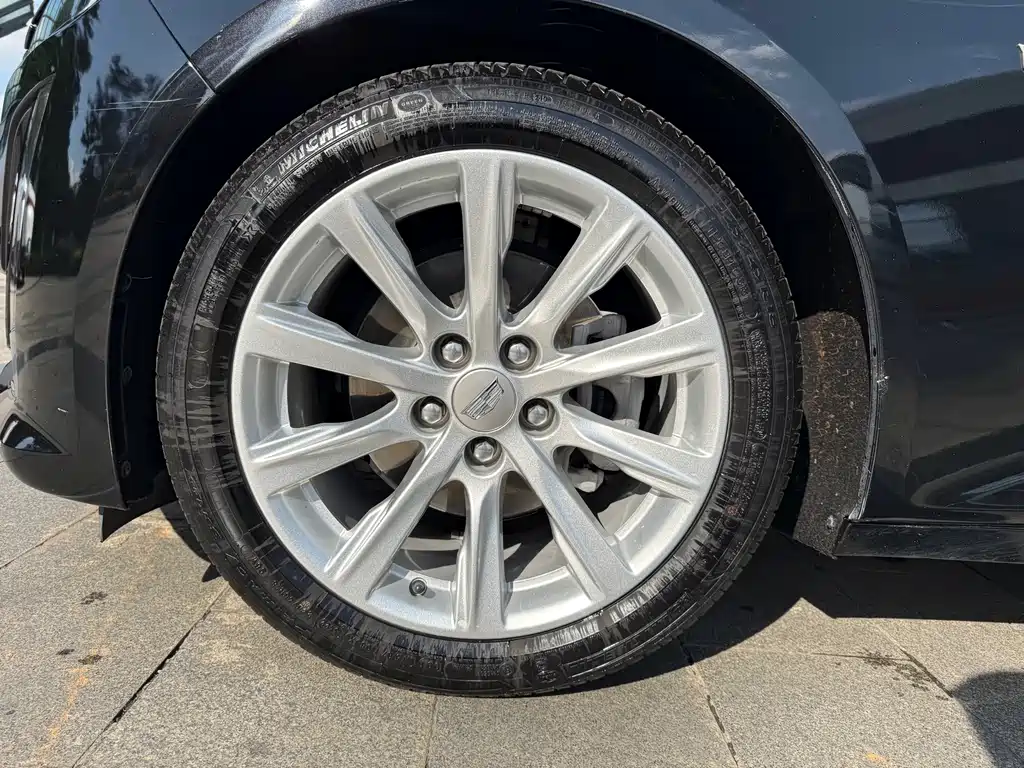 Cadillac CT5 — фото 13