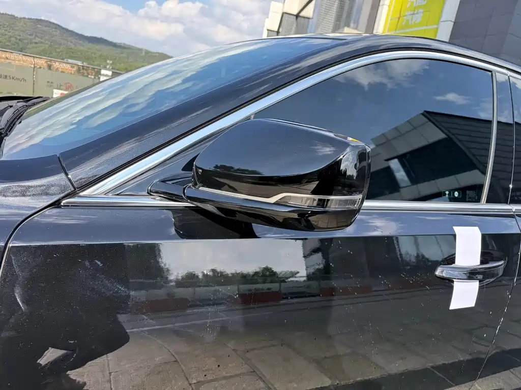 Cadillac CT5 — фото 14