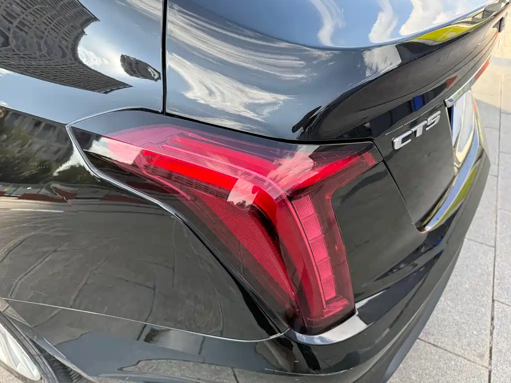 Cadillac CT5 — фото 36