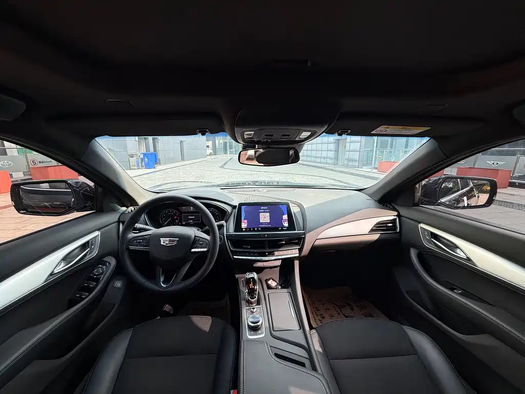 Cadillac CT5 — фото 5