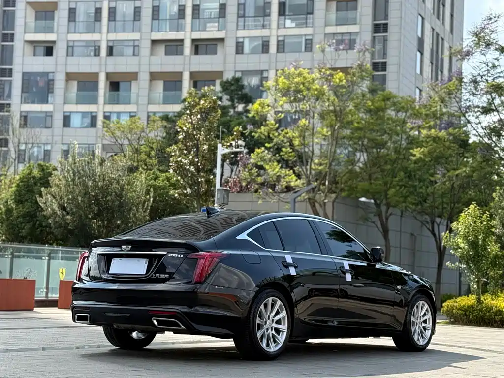 Cadillac CT5 — фото 7