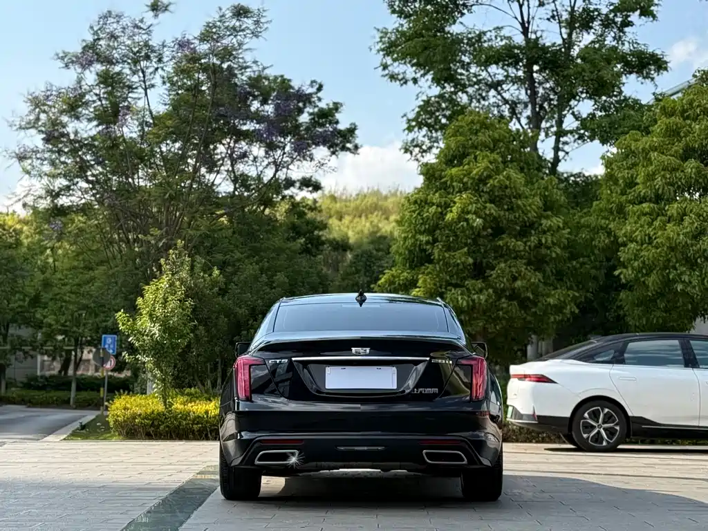Cadillac CT5 — фото 8