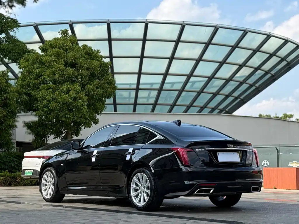 Cadillac CT5 — фото 9