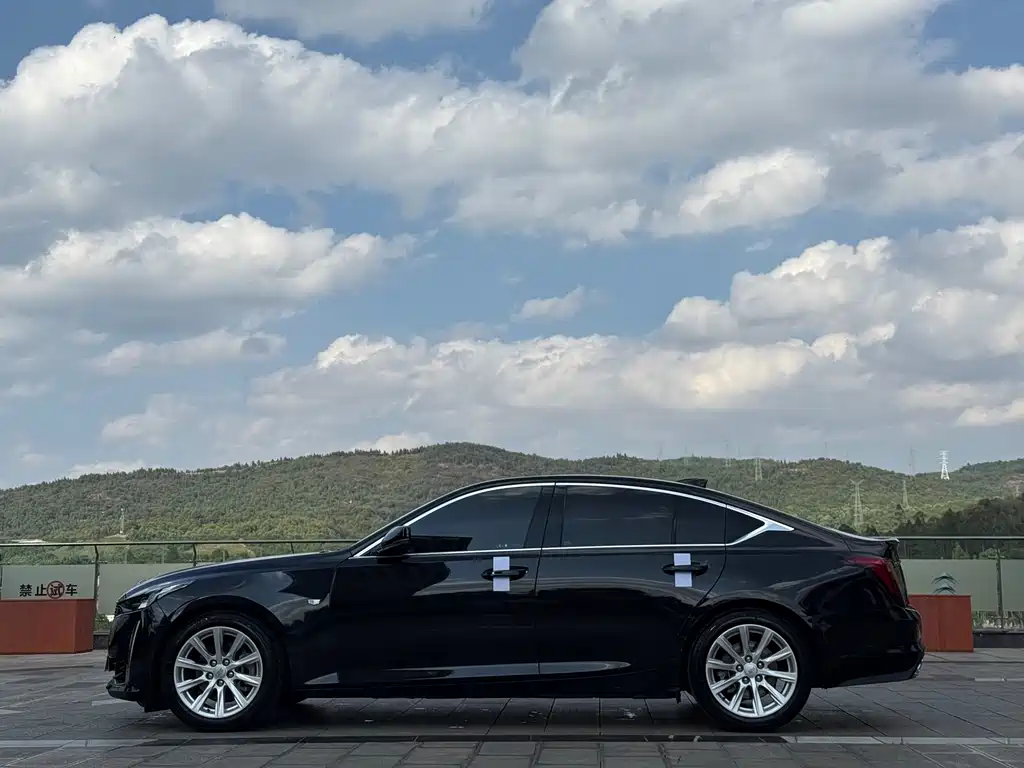 Cadillac CT5 — фото 10