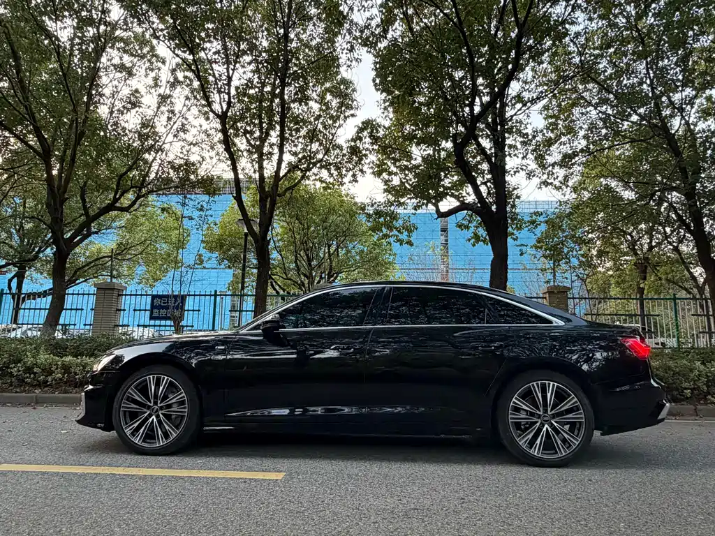Audi A6L — фото 5