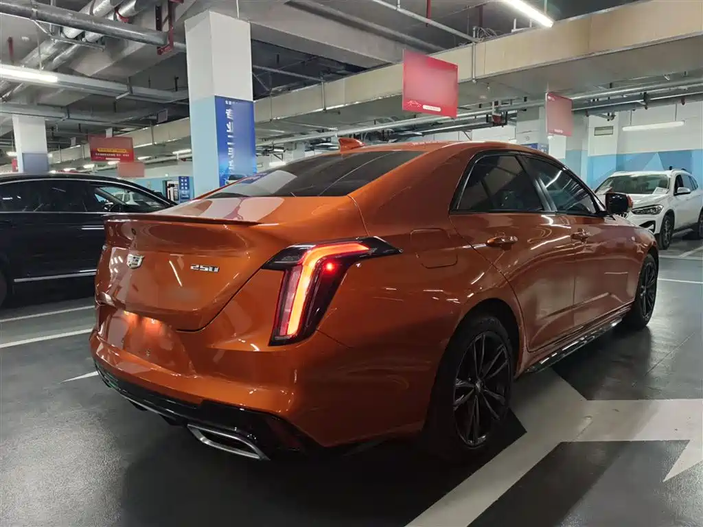 Cadillac CT4 — фото 7