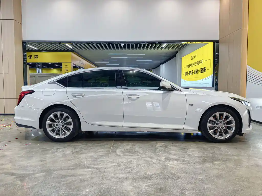 Cadillac CT5 — фото 6