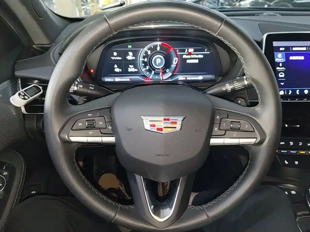 Cadillac CT5 — фото 11