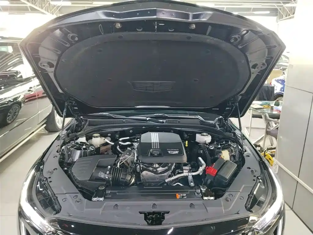 Cadillac CT5 — фото 20
