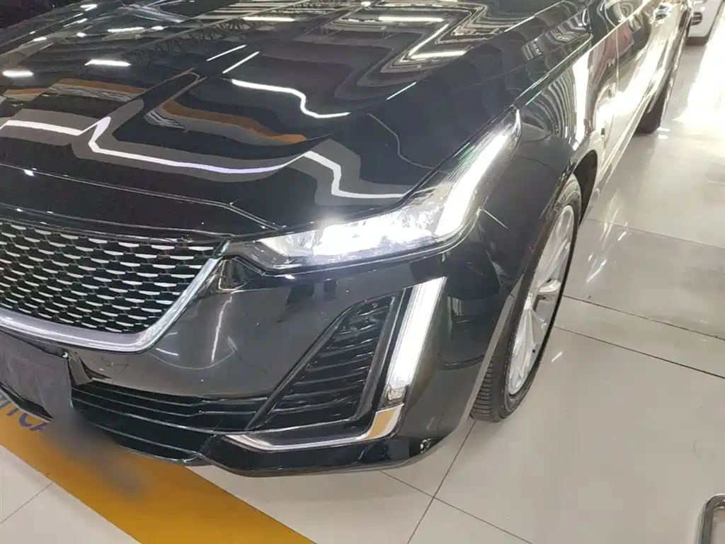 Cadillac CT5 — фото 24