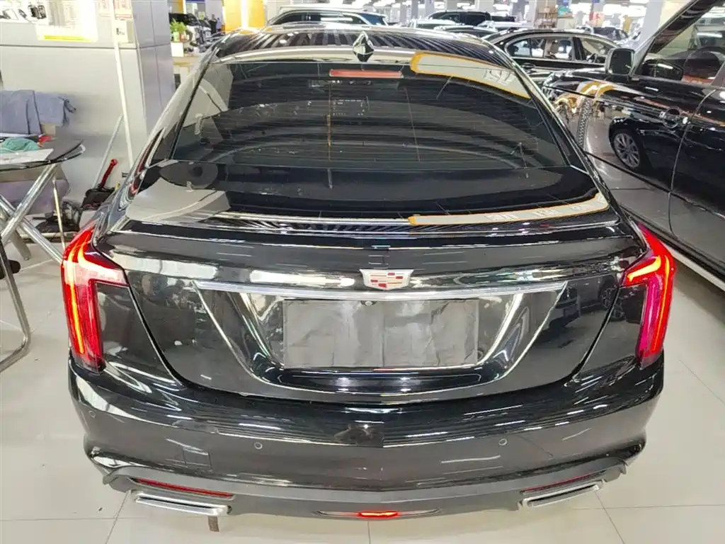 Cadillac CT5 — фото 6