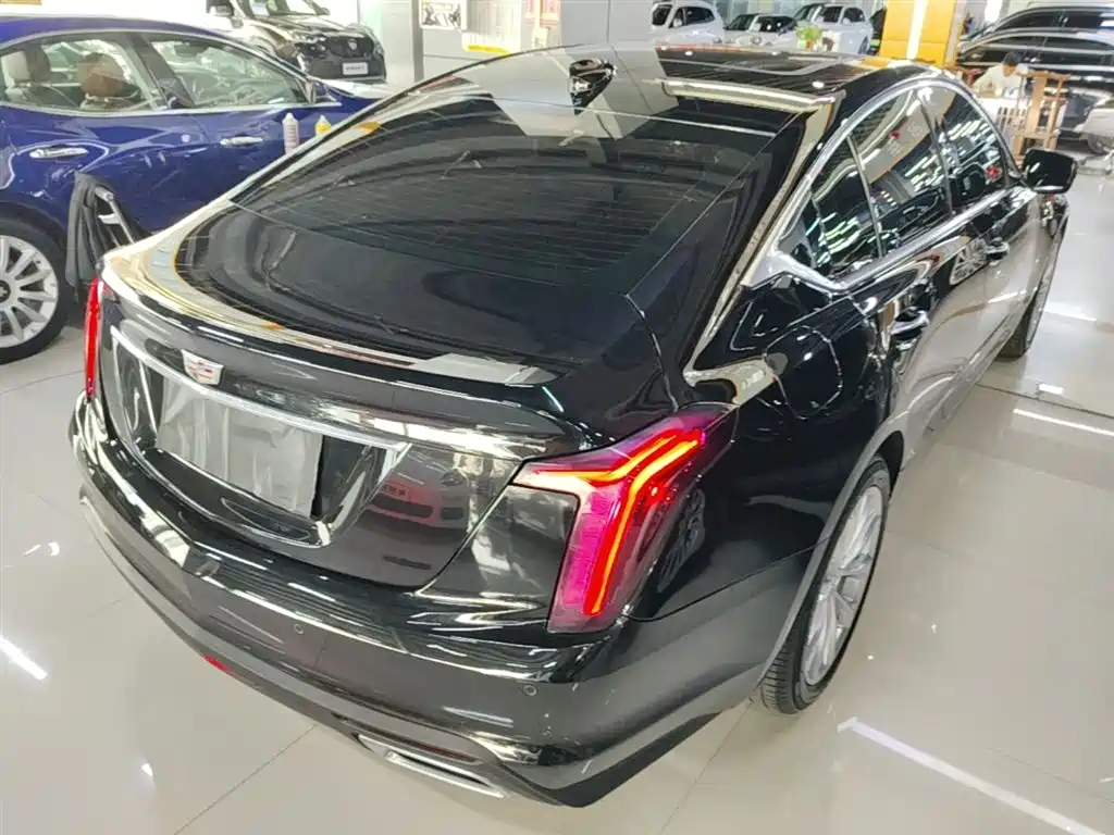 Cadillac CT5 — фото 7