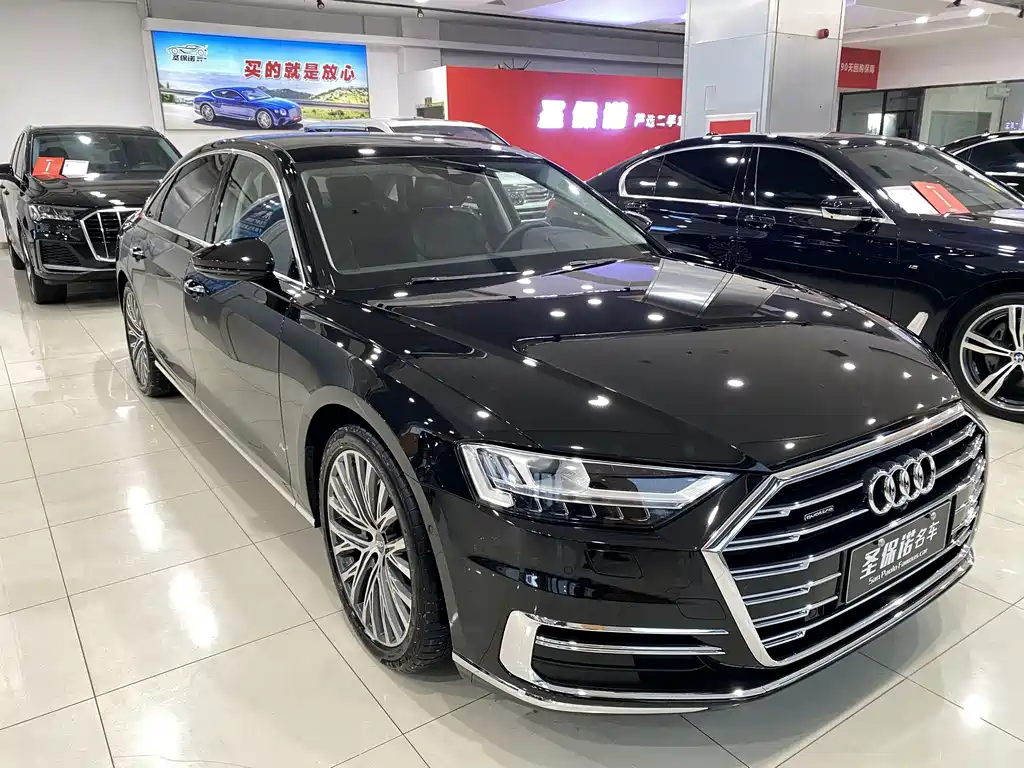 Audi A8 — фото 3
