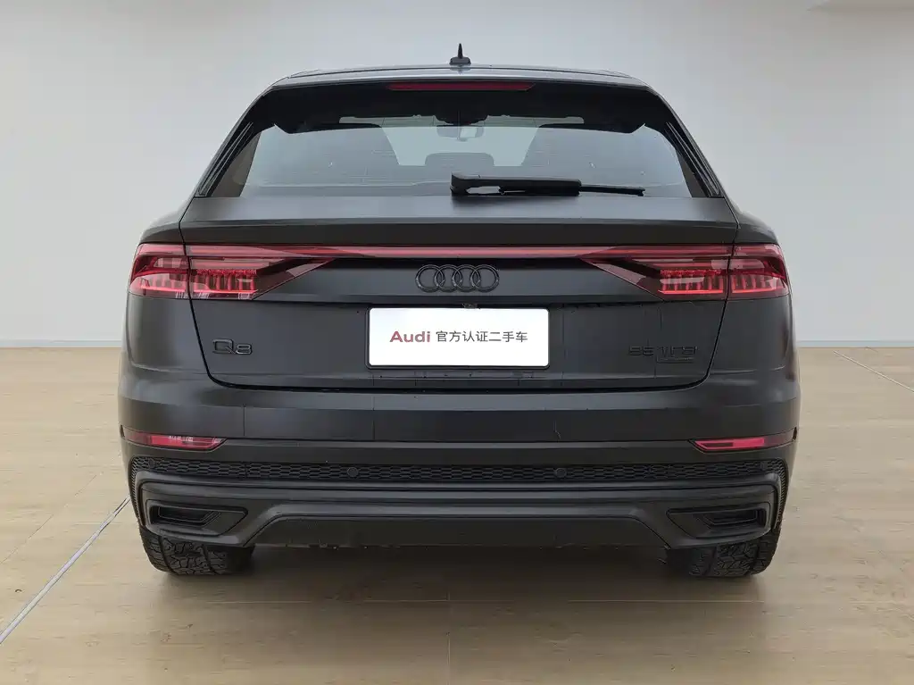 Audi Q8 — фото 5