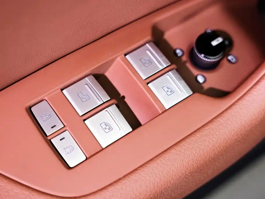 Audi A6L — фото 17