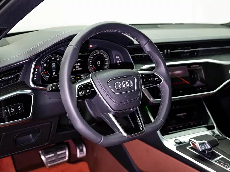 Audi A6L — фото 8