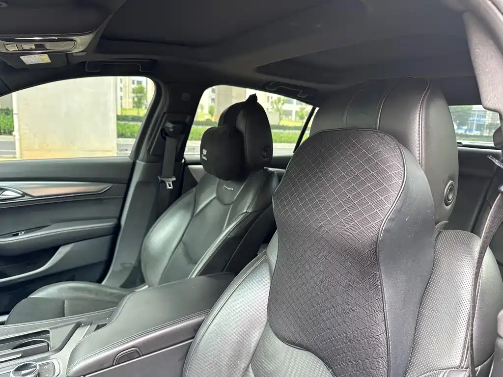 Cadillac CT5 — фото 6