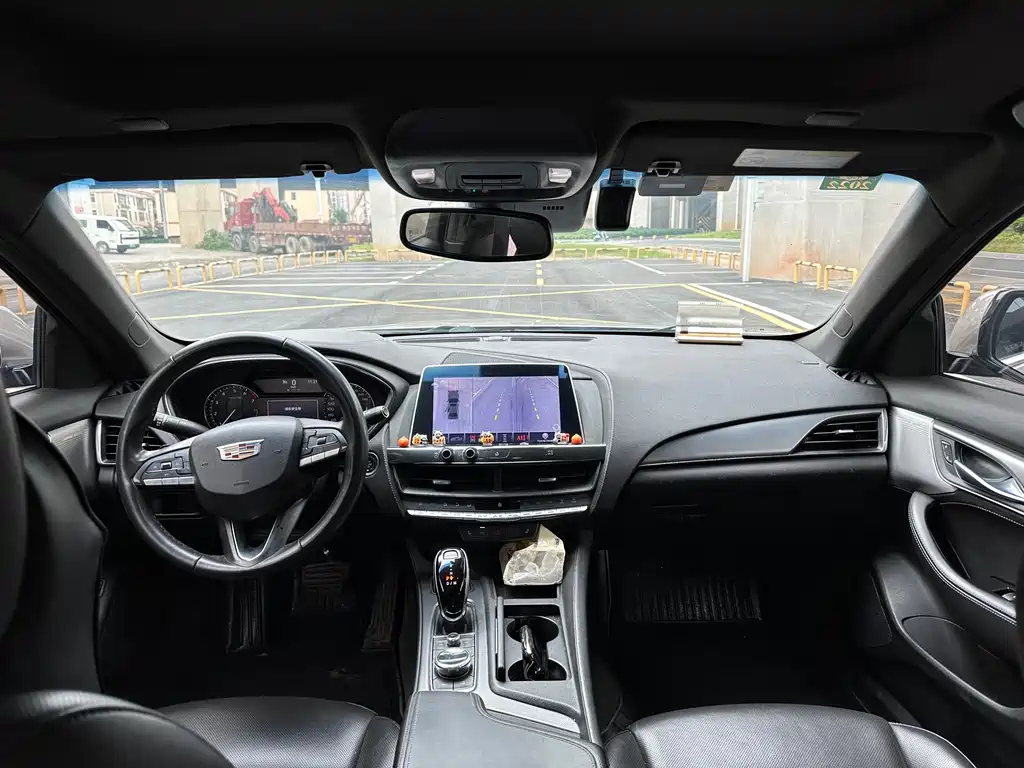 Cadillac CT5 — фото 8