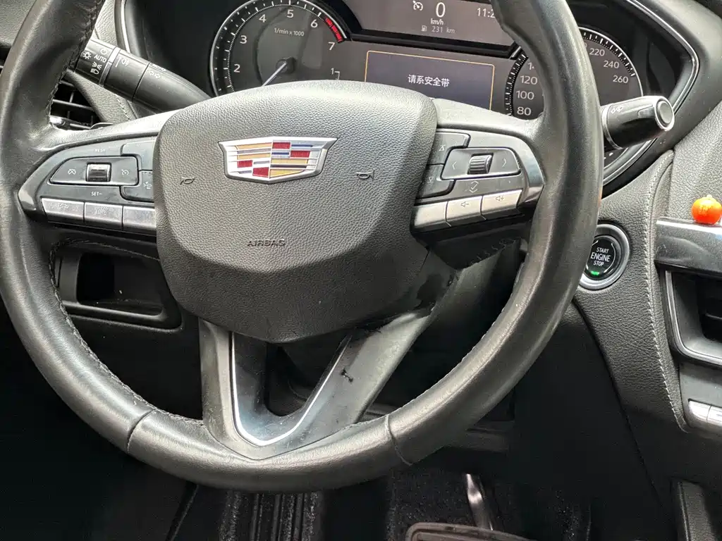 Cadillac CT5 — фото 9