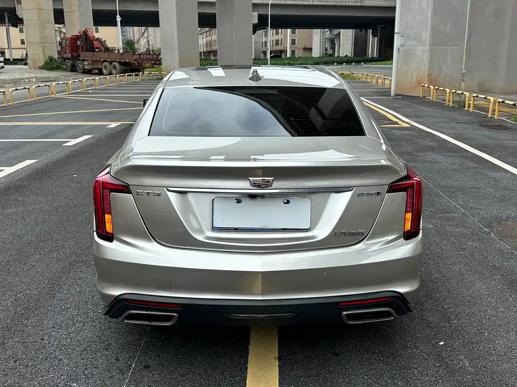 Cadillac CT5 — фото 10