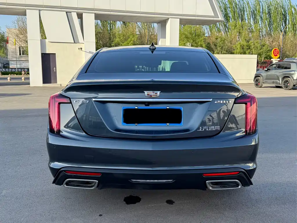 Cadillac CT5 — фото 8