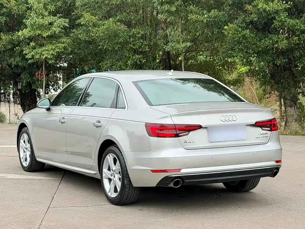 Audi A4L — фото 4