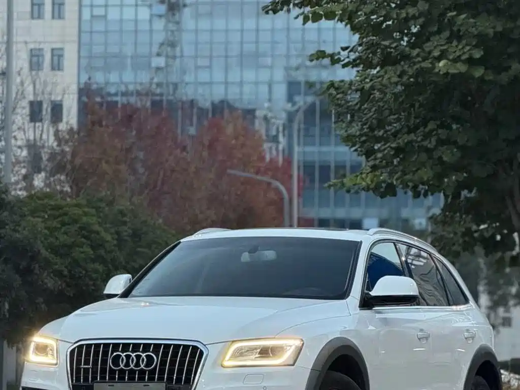 Audi Q5 — фото 1