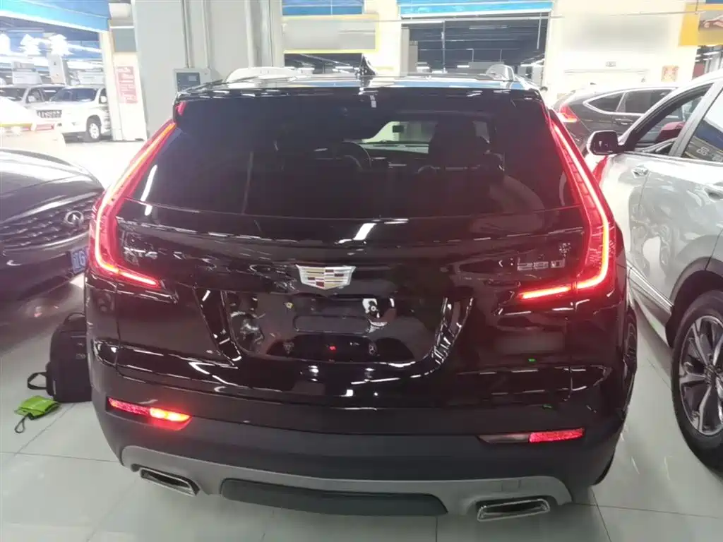 Cadillac XT4 — фото 6